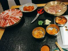 -臻牛烤肉