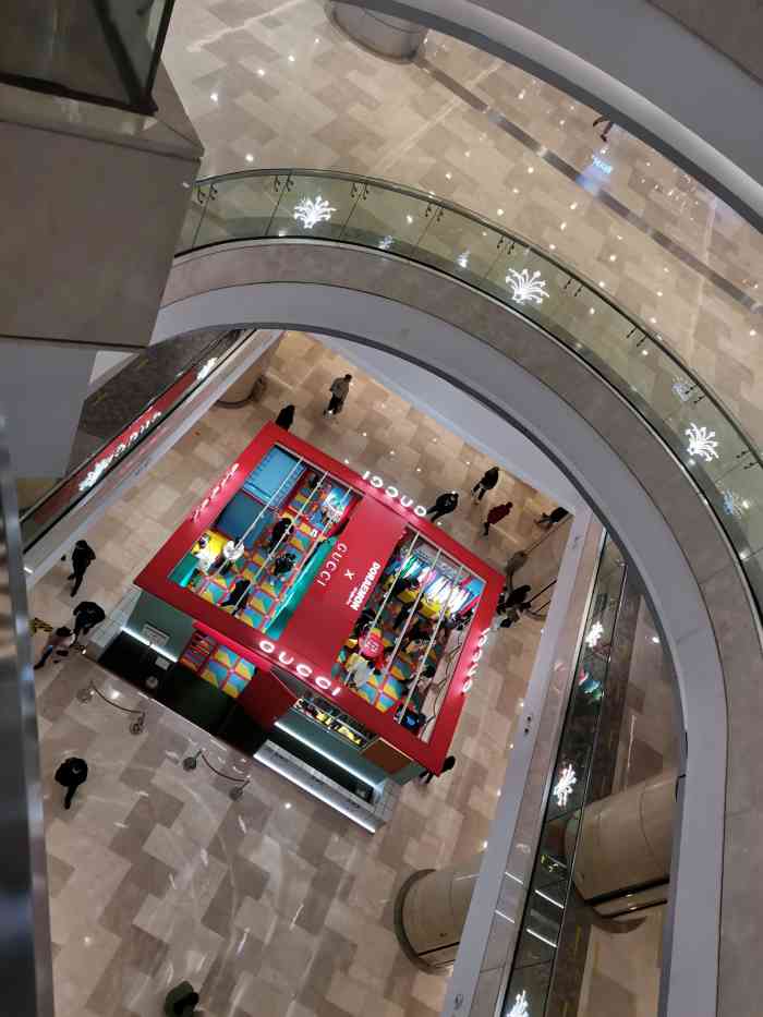 m 购物中心-"家门口的购物中心,就在京汉大道循礼门大润.