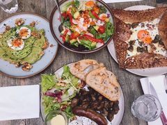 牛油果煮蛋吐司-RAC BAR(安福路店)