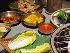 -草家酱蟹炭火烤肉店(珲春南路一店)