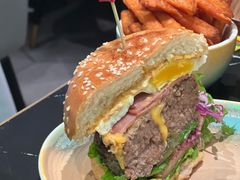-DEEP·深美式餐吧(五棵松华熙LIVE店)