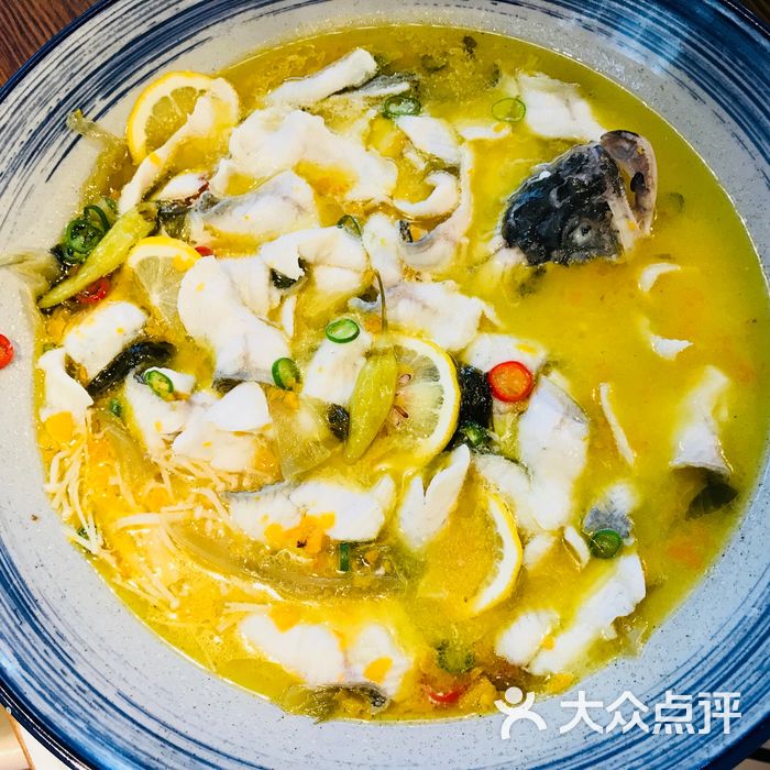 椒傲江湖盐帮川菜柠香酸汤鲈鱼图片-北京川菜/家常菜-大众点评网
