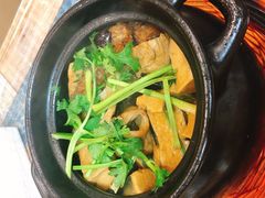 臭豆腐肥肠-八张桌子(老店)
