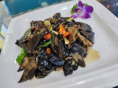 -乡村馕坑肉·烧烤·新疆菜·本地人更爱吃(阿勒泰首店)