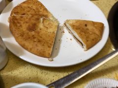 黄金大饼-东巴谷野生菌火锅餐厅