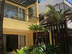 -Jonah's Fruit Shake & Snack Bar