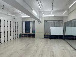 -OM瑜伽教练培训学院