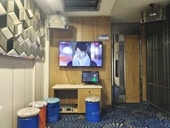 -蓝尊量贩(黄河路店)