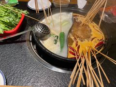 -两三事小郡肝串串香火锅(桂庙店)