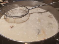 -尚尚仙·酸汤猪手·猪肚鸡火锅(华联万柳购物中心店)