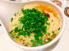 招牌鲜虾云吞面-新大咀港式茶餐厅(宝山万达店)