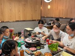 -围炉肉舍•炭烤活鳗•丹东海鲜烤肉(步行街店)