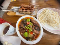 -歹歹的加个面过油肉拌面