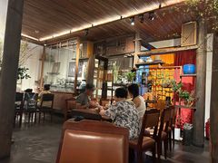 -Cuc Gach Quan Restaurant