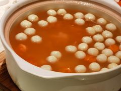 西红柿丸子酸辣汤-厦门宝龙铂尔曼大酒店·海鲜自助餐厅