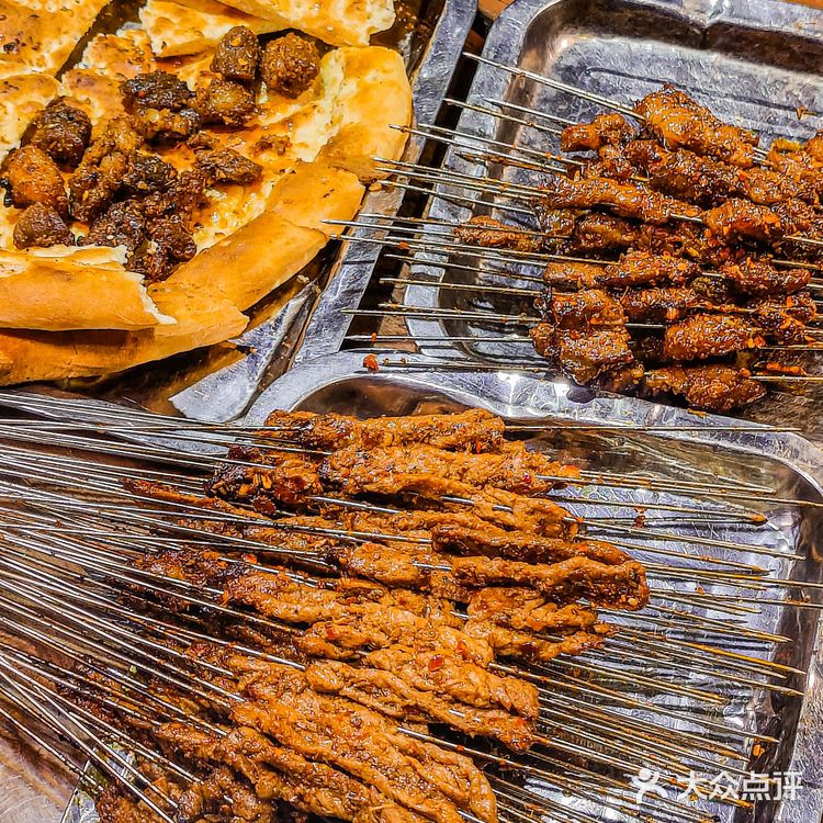 咱老陕最爱的刚刚烤肉,一元一串太良心~