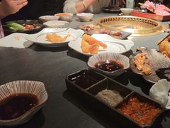 -铭牛烧肉·和牛海鲜自助(高新月牙湖店)
