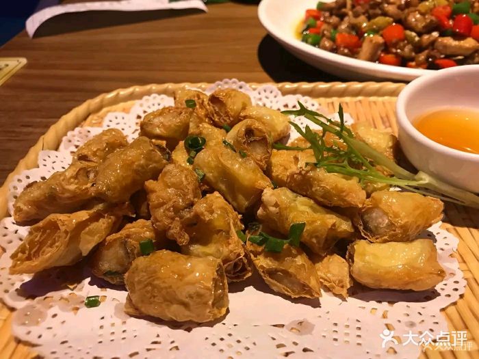 涌上外婆桥(银泰店)腐皮包黄鱼图片 - 第1张