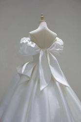 -Lady  Jane高端婚纱礼服馆