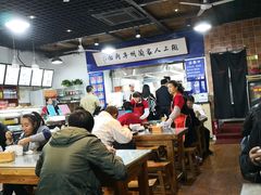 大堂-陇上全荟兰州传统牛肉面(延吉路店)
