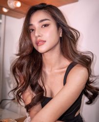 -变画·发型STUDIO