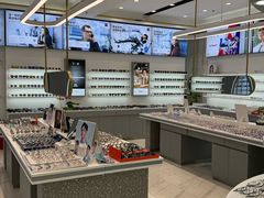 -卡罗林蔡司授权门店(南京东路店)