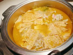 招牌黄椒锅-禄合門美蛙火锅(新街口旗舰店)