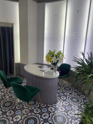 -PE SALON 