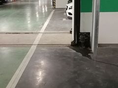 -中庚漫游城停车场