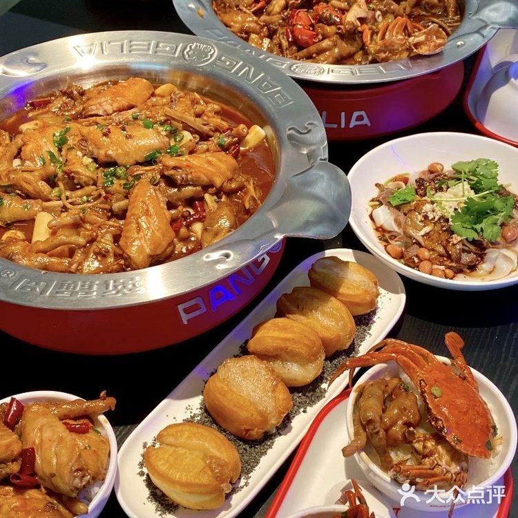 蹲了三个月的肉蟹煲终于被我吃到啦！！