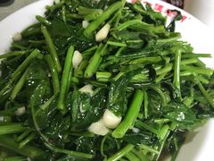 -独一佳老胡湘菜馆(矿山路店)