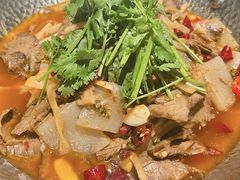 -帅巴人舅母子腊蹄民俗村