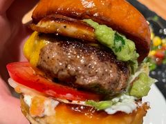 -三勾JJJ Burger&Coffee(梅溪湖店)
