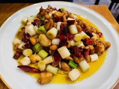 宫爆鸡丁-盐与味葱葱鲫鱼•自贡菜江湖菜(春熙店)