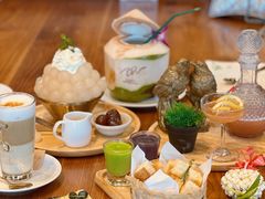 -Chom Cafe and Restaurant