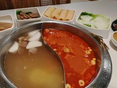 日光番茄牛骨鸳鸯锅-左庭右院鲜牛肉火锅(南通CBD大有境店)