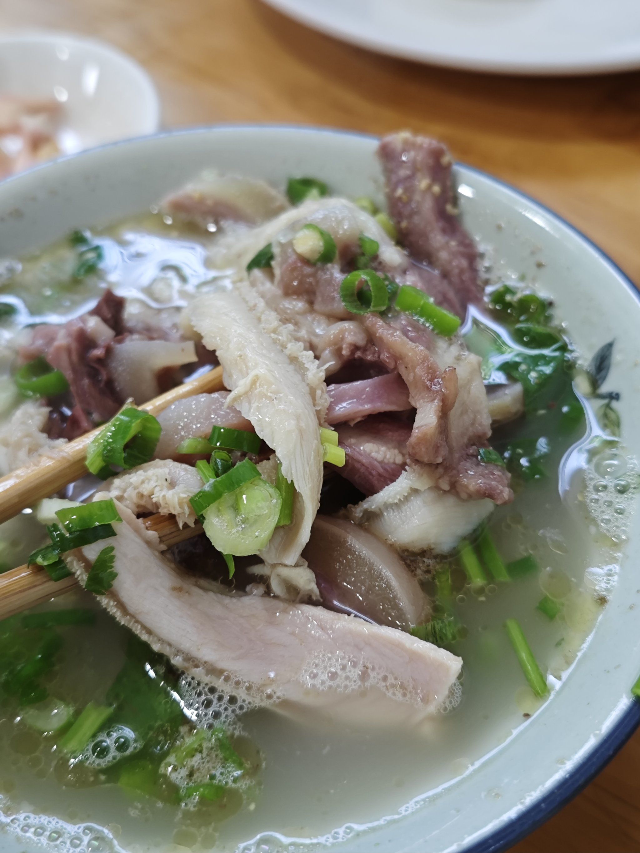 12一碗的牛汤,满满的肉肉