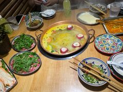 -洱火云南酸菜牛肉火锅(石景山当代商城店)