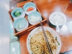 -朱鸿兴面馆(绿宝广场店)