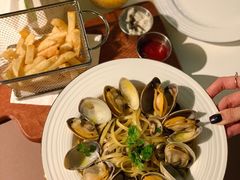 -Oasis Bar & Grill