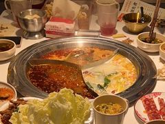 -老房老舍重庆火锅(假日城市店)