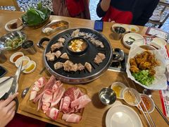 -江南猪肉商会无限续吃(弘大店)
