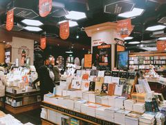 -西西弗书店&矢量咖啡(壹方购物中心店)