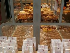 -好利来(高新枫叶广场店)