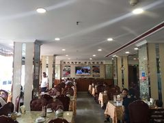 大堂-添福来墨鱼饺子 · 海鲜东北菜(大连星海·黄浦路店)