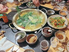 -顶顶汤火牛排火锅·经典铜锅涮肉