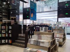 -钟书阁(群光广场店)