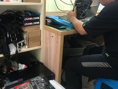 -鸿准通信科技·忠诚手机电脑维修中心(三林店)