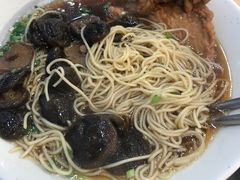 葱烤大排香菇面-老盛昌(聚丰园店)