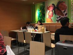 大堂-麦当劳(北京南站店)